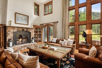 83 Exhibition Ln in Aspen, CO - Building Photo - Building Photo