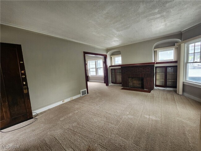 820 Helmsdale Rd in Cleveland Heights, OH - Building Photo - Building Photo