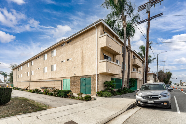 1326 W Carson St in Torrance, CA - Building Photo - Building Photo