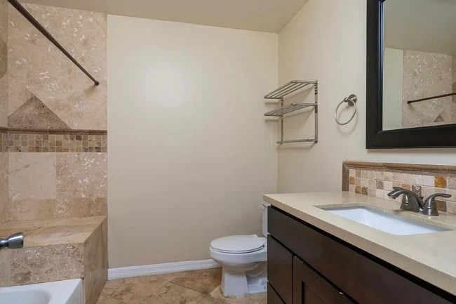 property at 1112 S Bedford Dr