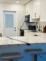 1002 NE 119th St in Biscayne Park, FL - Building Photo