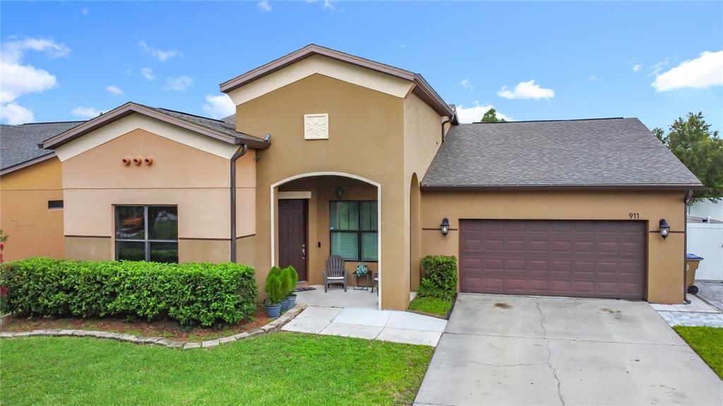 911 La Terraza Lane in Kissimmee, FL - Building Photo