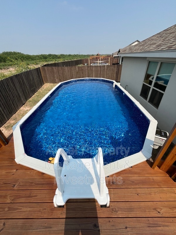 property at 3302 Oriole Dr