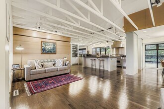 2629 80th Ave NE in Medina, WA - Building Photo - Building Photo