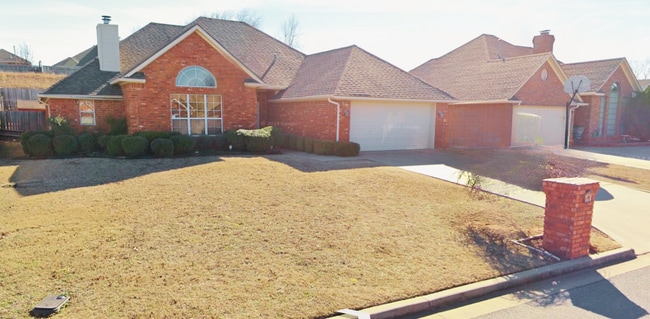 property at 6914 NW Surreywood Pl