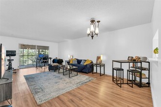1101 SW 128th Terrace in Pembroke Pines, FL - Building Photo - Building Photo