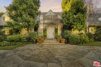 821 Whittier Dr in Beverly Hills, CA - Building Photo - Building Photo
