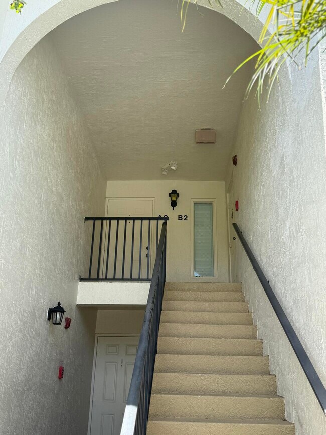 1995 SW Silver Pine Way in Palm City, FL - Building Photo - Building Photo