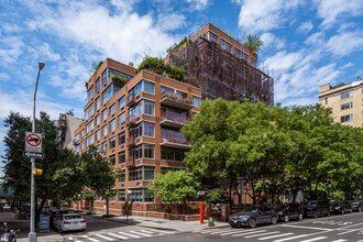99 Jane St in New York, NY - Building Photo - Building Photo