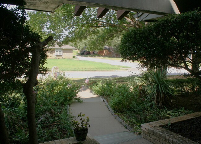 603 Bent Tree Ct in Euless, TX - Building Photo - Building Photo