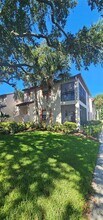 484 Santa Cruz Pl NE in St. Petersburg, FL - Building Photo - Building Photo