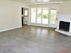 1318-1320 El Tejon Ave in Bakersfield, CA - Building Photo