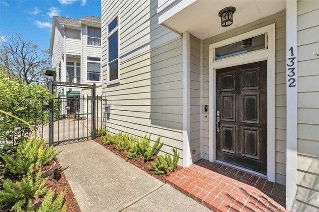 1332 Fairview St in Houston, TX - Foto de edificio - Building Photo