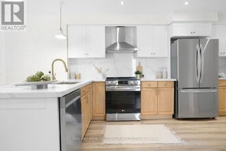 2 Sylvia Ct in Newcastle, ON - Building Photo - Building Photo