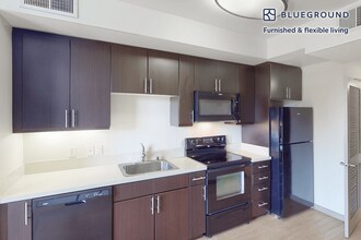 1001 Harvey Dr in Walnut Creek, CA - Building Photo - Building Photo