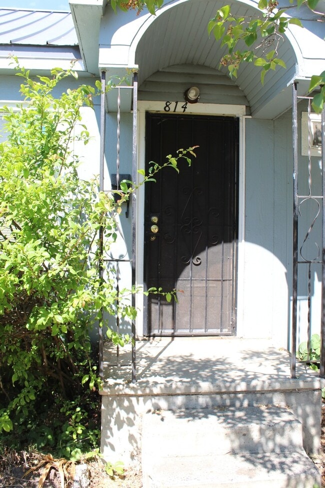 814 Martin St in Klamath Falls, OR - Building Photo - Building Photo