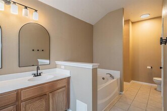 1906 Beach Dr in Grand Prairie, TX - Building Photo - Building Photo