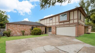 14211 Ella Lee Ln in Houston, TX - Building Photo - Building Photo
