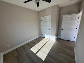 5513 N Bressler Dr in Park City, KS - Building Photo - Building Photo