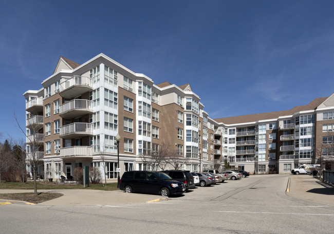 Luther Village on the Park in Waterloo, ON - Building Photo - Building Photo