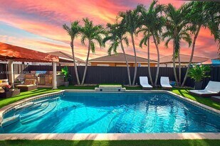 10254 SW 227th St in Cutler Bay, FL - Building Photo