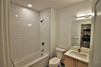 8 Newcomb St, Unit 202 in Boston, MA - Building Photo - Building Photo