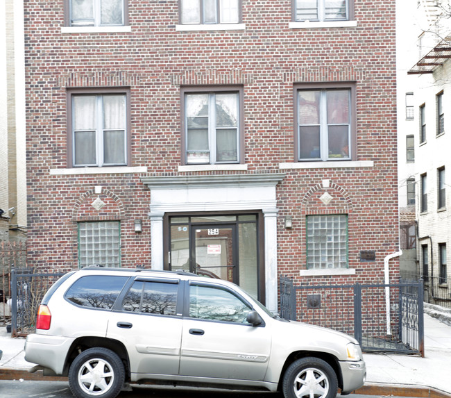 254 E 206th in Bronx, NY - Building Photo - Building Photo