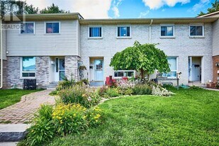 611 Galahad Dr in Oshawa, ON - Building Photo