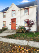 1057 Hillside Ave in Stratford, CT - Building Photo - Building Photo