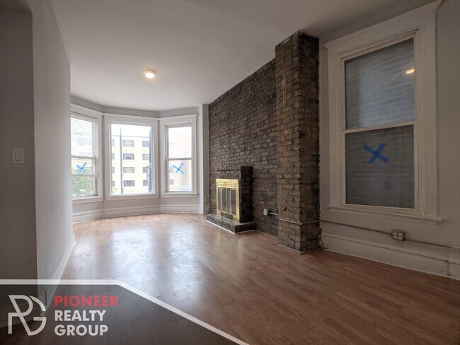 3542 N Halsted St, Unit 2F in Chicago, IL - Building Photo - Building Photo