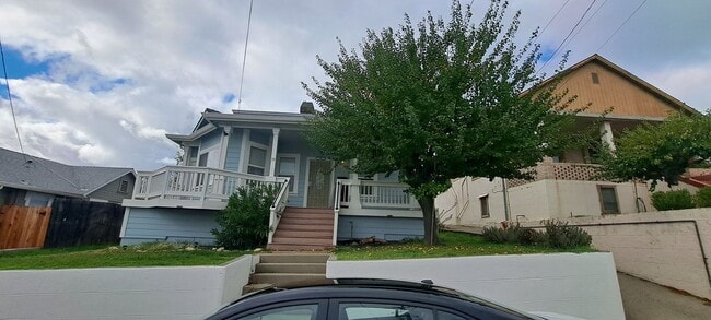 19 Vine St in Vacaville, CA - Building Photo - Building Photo