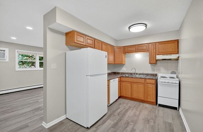 800 13th St in West Des Moines, IA - Building Photo - Building Photo