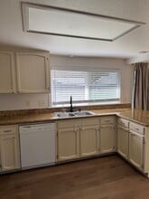 3056 Jason Wy in Medford, OR - Building Photo - Building Photo