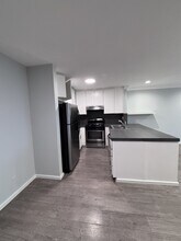 7531 Hampton Ave, Unit 205 in West Hollywood, CA - Building Photo - Building Photo