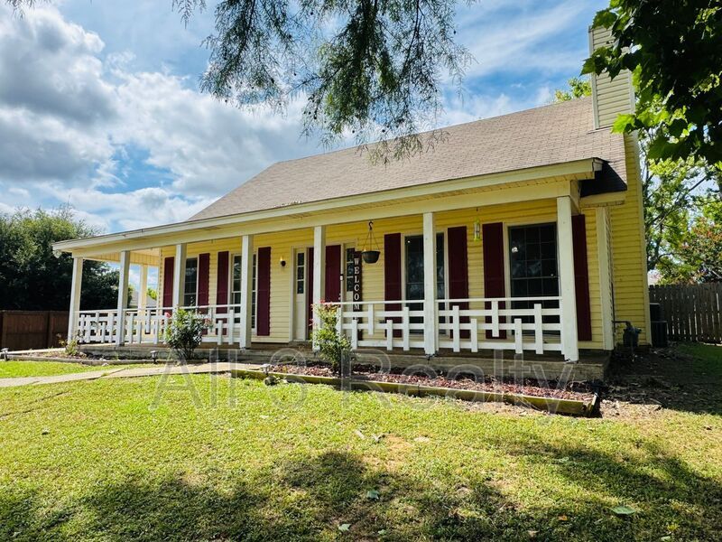 5733 Hitching Post Ct in Montgomery, AL - Building Photo