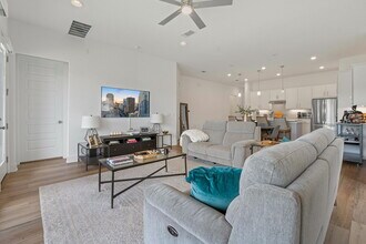 16913 Adoro Dr in Manor, TX - Building Photo - Building Photo
