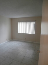 525 S Broadway in Lantana, FL - Building Photo - Building Photo