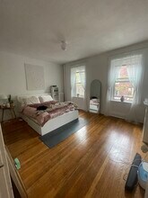 7 Lothian Rd, Unit 3 in Boston, MA - Foto de edificio - Building Photo