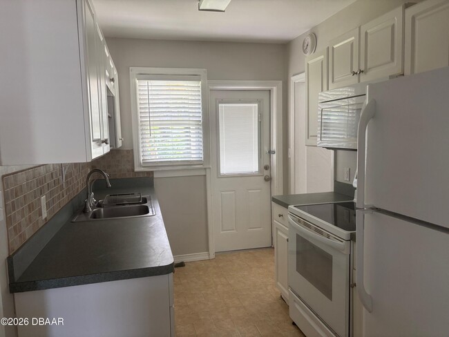 250 S Seneca Blvd in Daytona Beach, FL - Building Photo - Building Photo