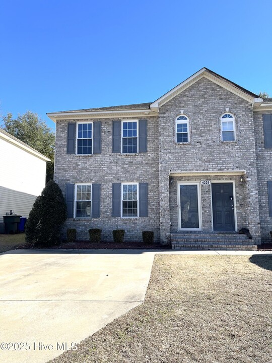 4229 Brook Creek Ln in Greenville, NC - Building Photo