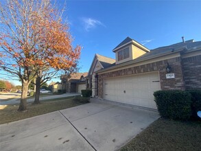 2466 Santa Barbara Loop in Round Rock, TX - Foto de edificio - Building Photo