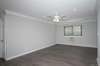 405 E Main St in Islip, NY - Building Photo - Building Photo