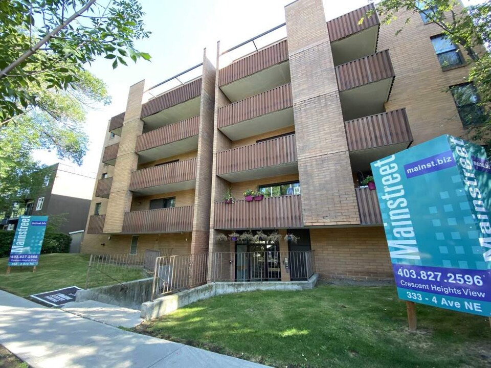 Crescent Heights View in Calgary, AB - Building Photo