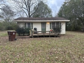 321 Pratts Rd in Baldwyn, MS - Building Photo