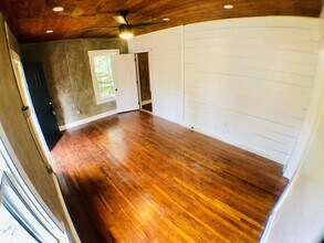 1121 1/2 Gunter St in Austin, TX - Building Photo - Building Photo