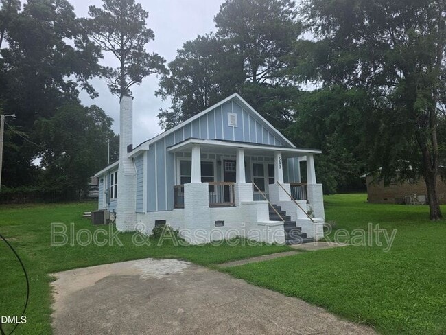 property at 523 E Nelson Ave