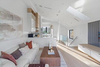 2855 Wall St in Vancouver, BC - Building Photo - Building Photo
