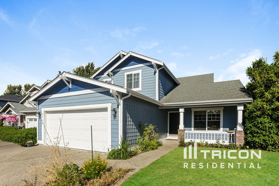 8724 133rd St Ct E in Puyallup, WA - Building Photo