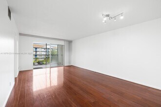650 SW 124th Terrace in Pembroke Pines, FL - Building Photo - Building Photo
