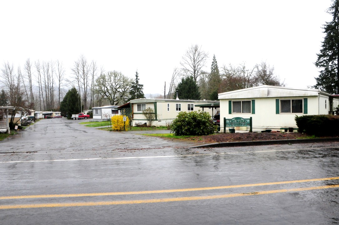 Thurston Oaks Mobile Home Park in Springfield, OR - Foto de edificio